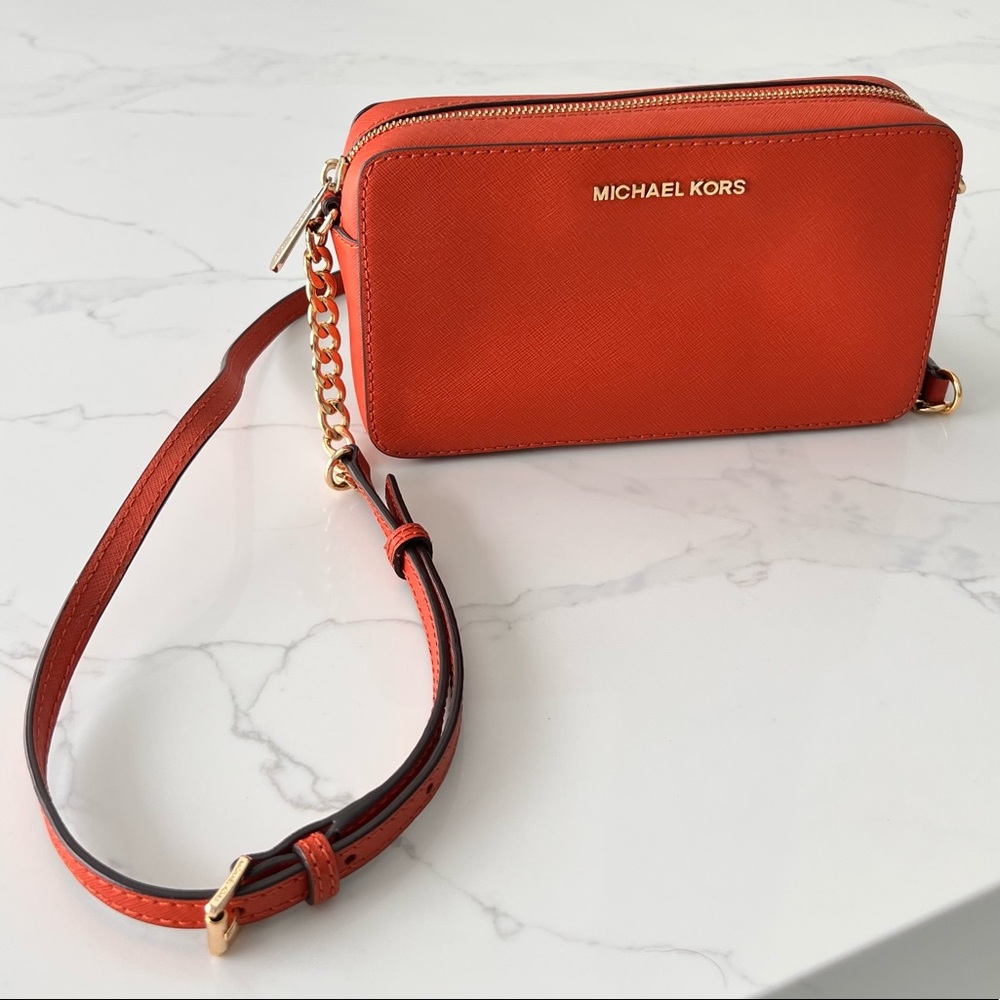Michael Kors Jet Set Travel Chain Leather Crossbody
Bag